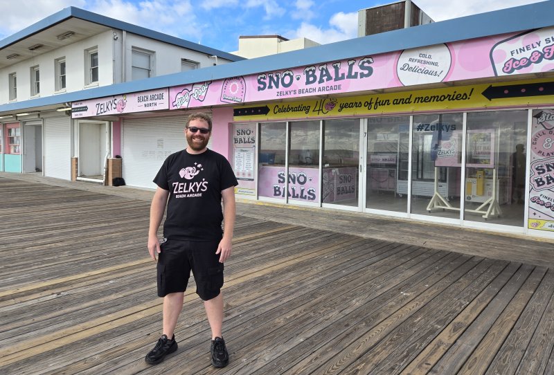 Zelky’s Beach Arcade owner Matt Weiner stands in front of the Zelky’s Beach Arcade North location that’s set to be demolished in a few weeks. In advance of the demolition, and to make way for new games in the future, the business is auctioning off roughly 80 arcade games. CHRIS FLOOD PHOTO